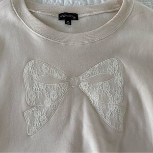 Bow design crewcut Ivory fleece pullover ( Size M) - NEW